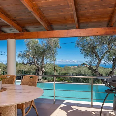 Vila Gisele With Private Pool Tragaki
