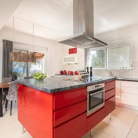 Βίλα Gisele With Private Pool *